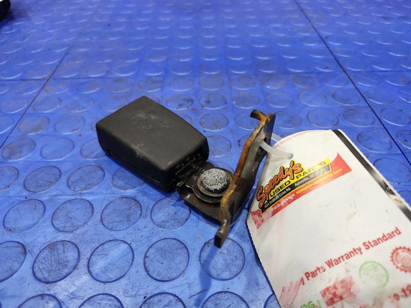 2015 Chrysler 200 Rear Seat Belt