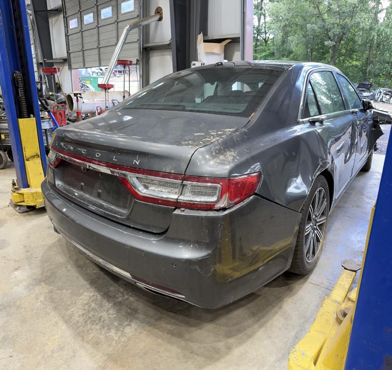 2017 Lincoln Continental Air Bag