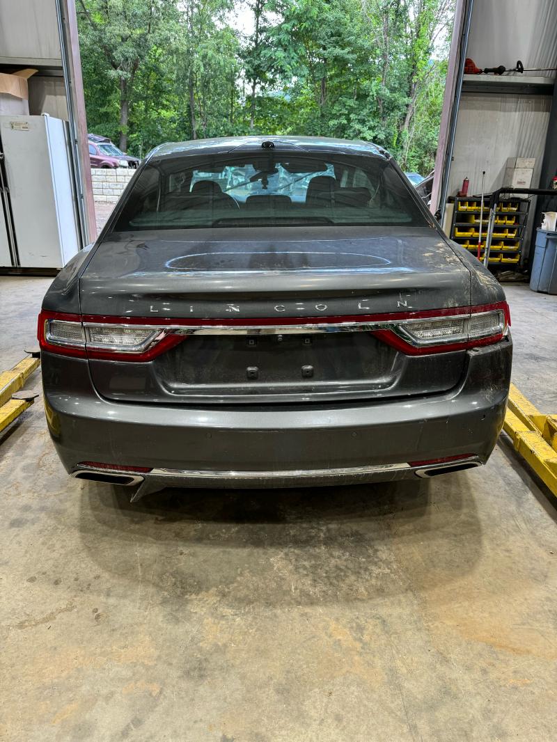 2017 Lincoln Continental Side/Rear/Cargo Regulator