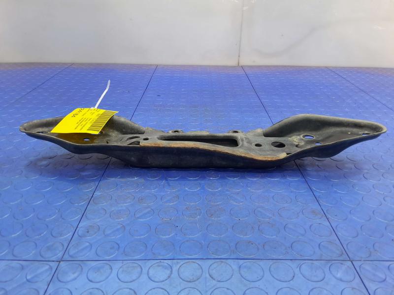 2015-2019 Subaru Outback 2.5L CVT Transmission Crossmember OEM 41011AL010