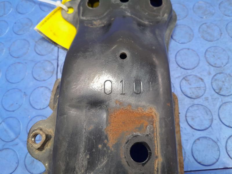 2015-2019 Subaru Outback 2.5L CVT Transmission Crossmember OEM 41011AL010