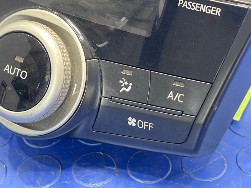 2013 Toyota Prius Heater A/C Control
