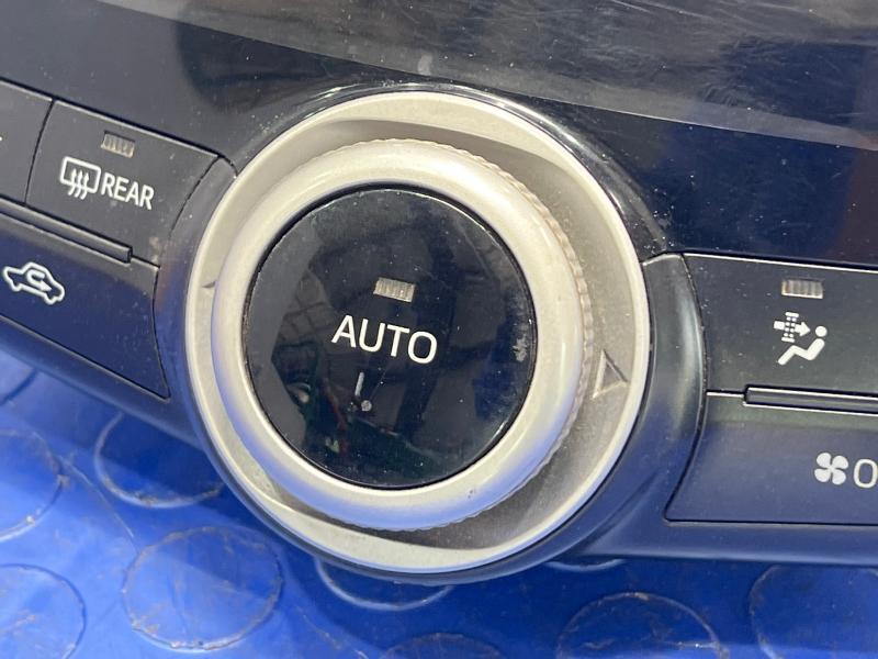 2013 Toyota Prius Heater A/C Control