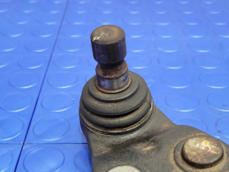 2013 Hyundai Santa Fe Lower Control Arm Front