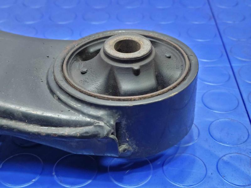 2013 Hyundai Santa Fe Lower Control Arm Front