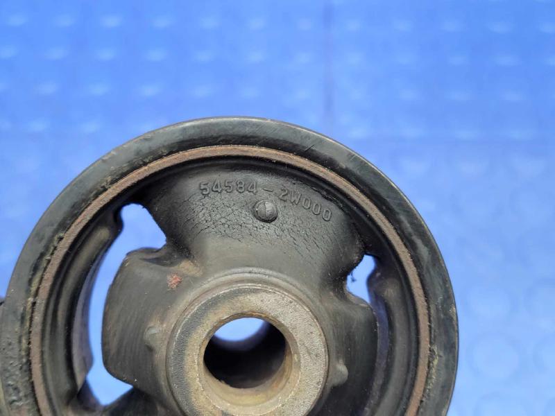 2013 Hyundai Santa Fe Lower Control Arm Front