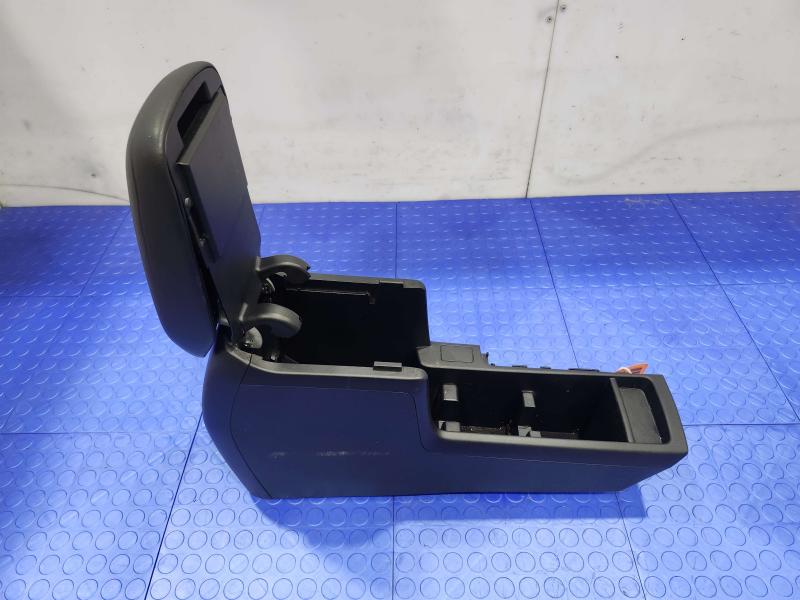 2009 Subaru Forester Front Console