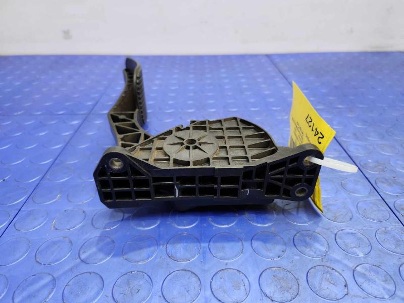 2013-2019 Ford Taurus Accelerator Pedal Assembly Genuine OEM DG13-9F836-AA