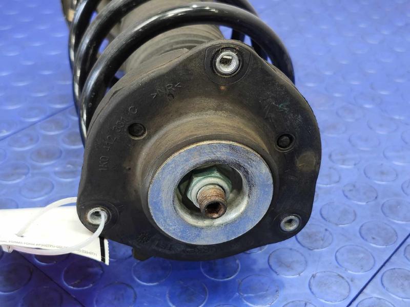 2013 Volkswagen Beetle Strut Assembly