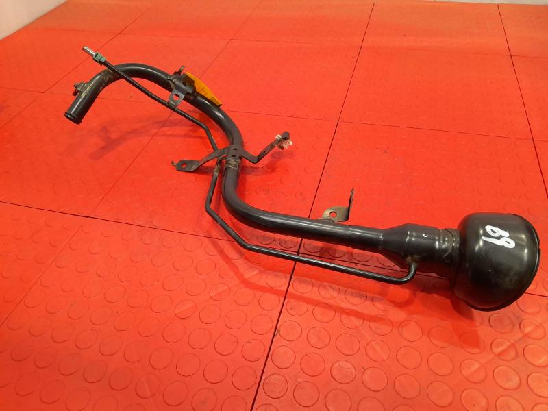 2014 Infiniti QX80 Fuel Filler Neck