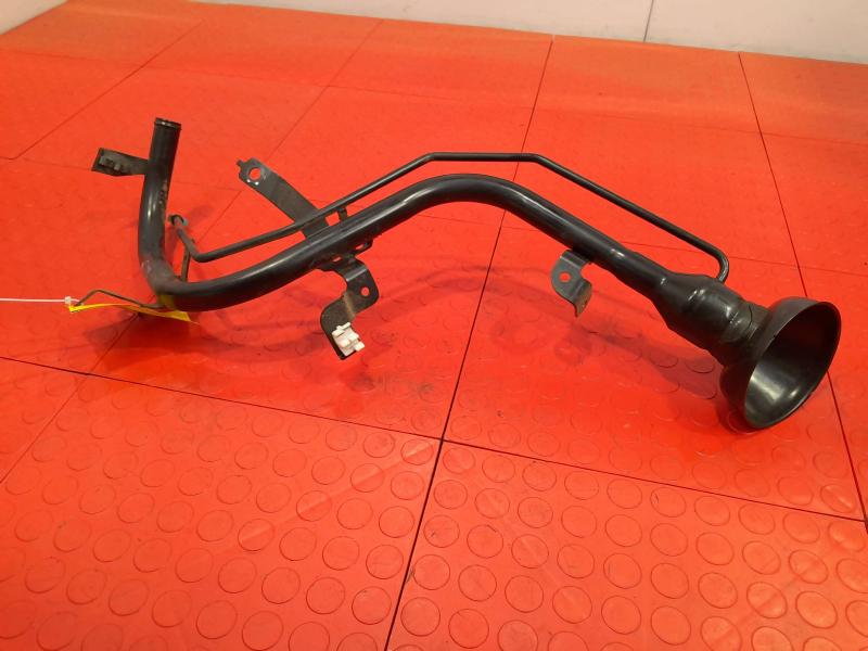 2014 Infiniti QX80 Fuel Filler Neck