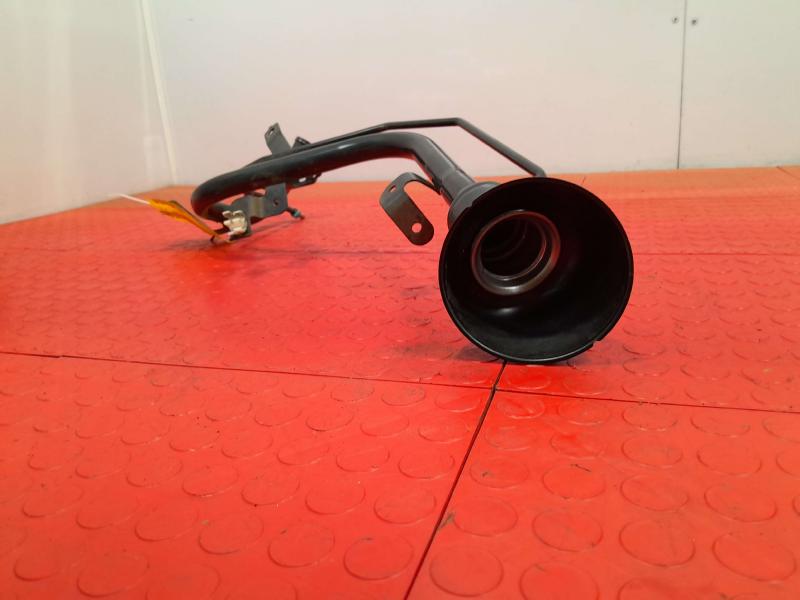 2014 Infiniti QX80 Fuel Filler Neck