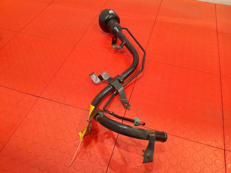 2014 Infiniti QX80 Fuel Filler Neck