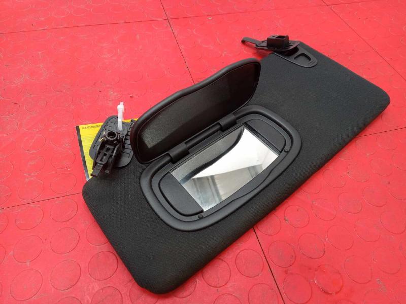 2016 Chrysler 200 Sun Visor