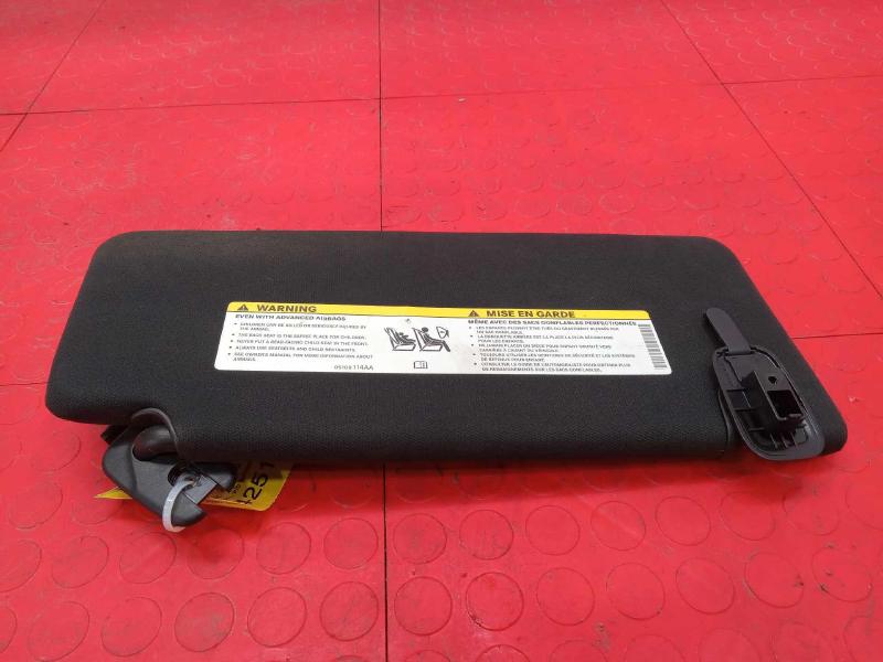 2016 Chrysler 200 Sun Visor