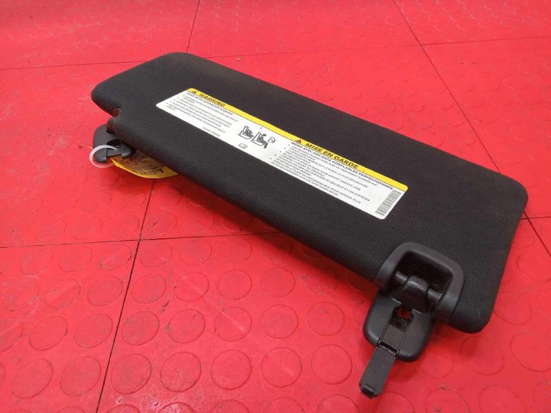 2016 Chrysler 200 Sun Visor