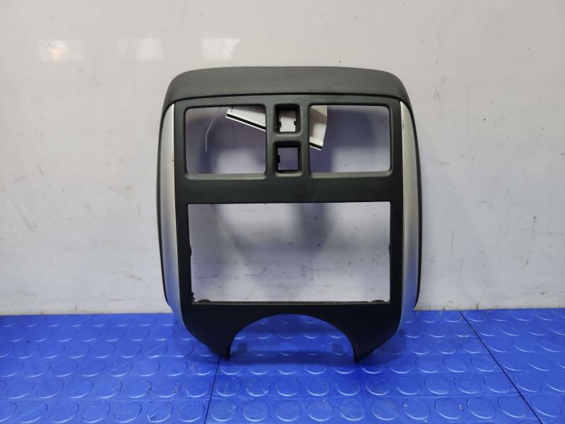 2014 Nissan Versa Note Radio Trim Surround Bezel Black OEM 68260-3VY0A