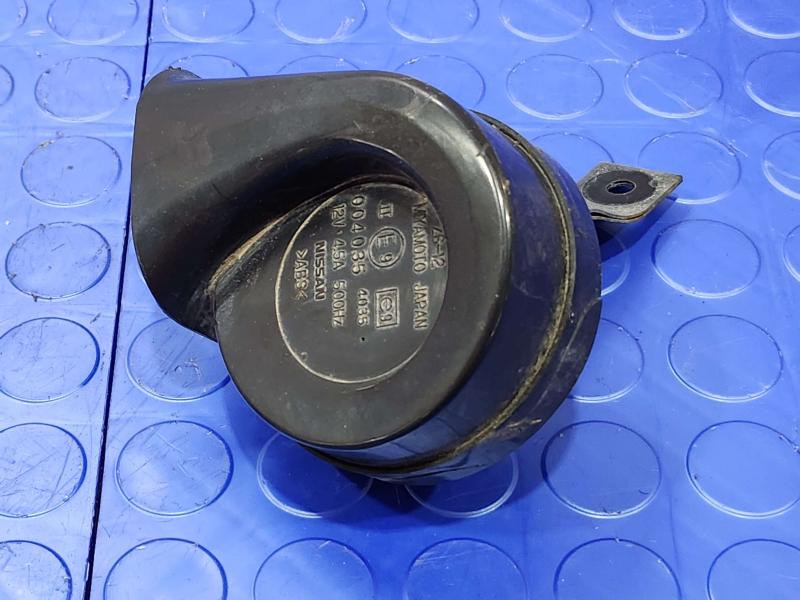 2009-2013 Infiniti FX35 FX37 FX50 OEM Low Note Horn Assembly 256201CA0B