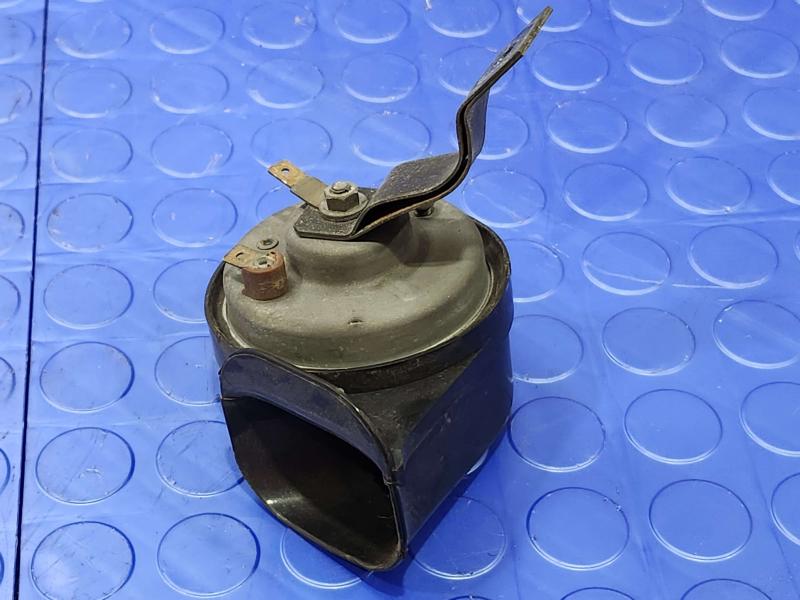 2009-2013 Infiniti FX35 FX37 FX50 OEM Low Note Horn Assembly 256201CA0B