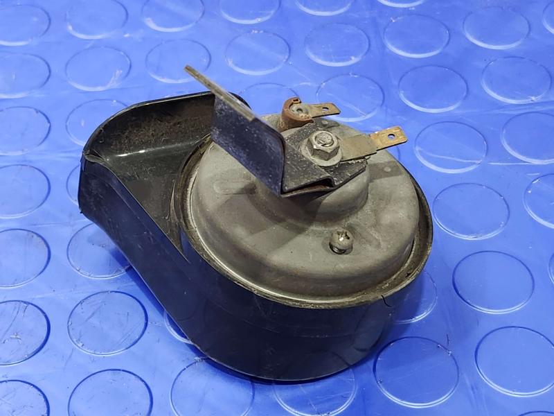 2009-2013 Infiniti FX35 FX37 FX50 OEM Low Note Horn Assembly 256201CA0B