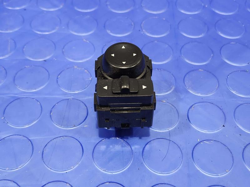 2015 Nissan Murano Door Switch Front