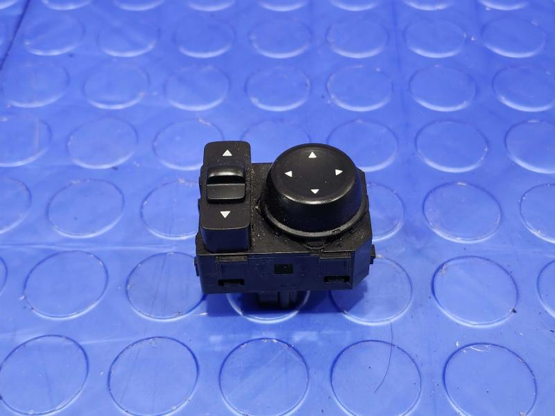 2015 Nissan Murano Door Switch Front