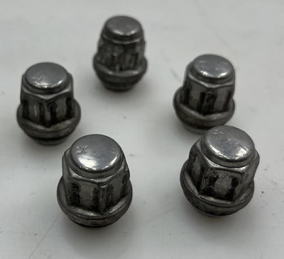 2013 Chrysler Town & Country Lug Nuts