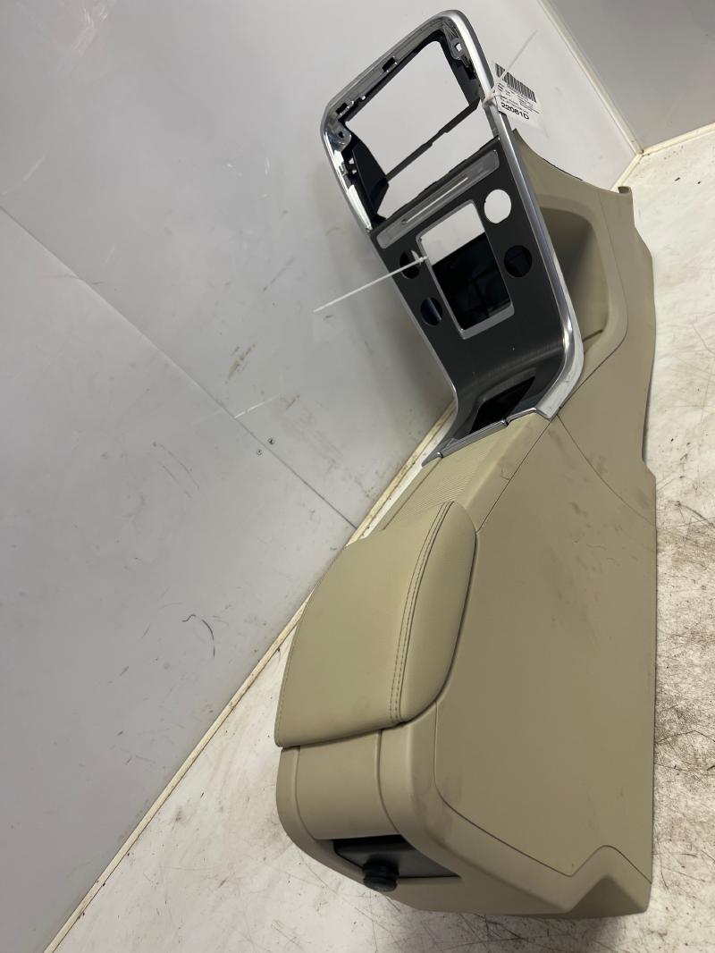 2014 - 2017 Volvo XC60 Center Console Assembly Tan Leather w/o Illumination OEM 68139203