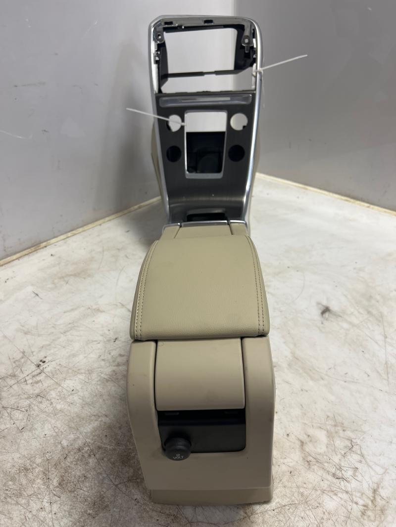 2014 - 2017 Volvo XC60 Center Console Assembly Tan Leather w/o Illumination OEM 68139203