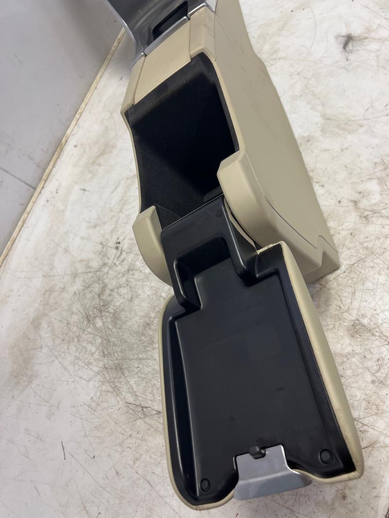 2014 - 2017 Volvo XC60 Center Console Assembly Tan Leather w/o Illumination OEM 68139203