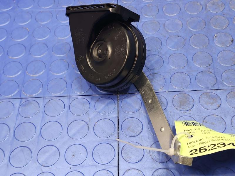 2018-2020 Buick Regal Low Note Horn Assembly Genuine OEM Part 39088255
