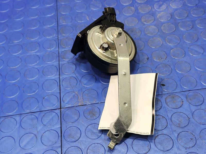 2018-2020 Buick Regal Low Note Horn Assembly Genuine OEM Part 39088255