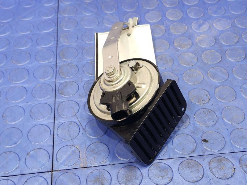 2018-2020 Buick Regal Low Note Horn Assembly Genuine OEM Part 39088255