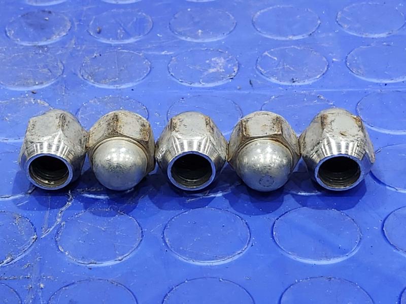 2008 Subaru Legacy Lug Nuts