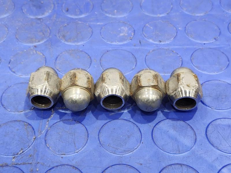 2008 Subaru Legacy Lug Nuts