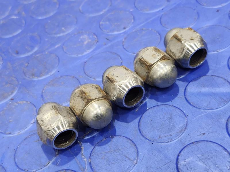 2008 Subaru Legacy Lug Nuts