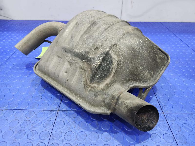 2013 Chrysler 300 Muffler