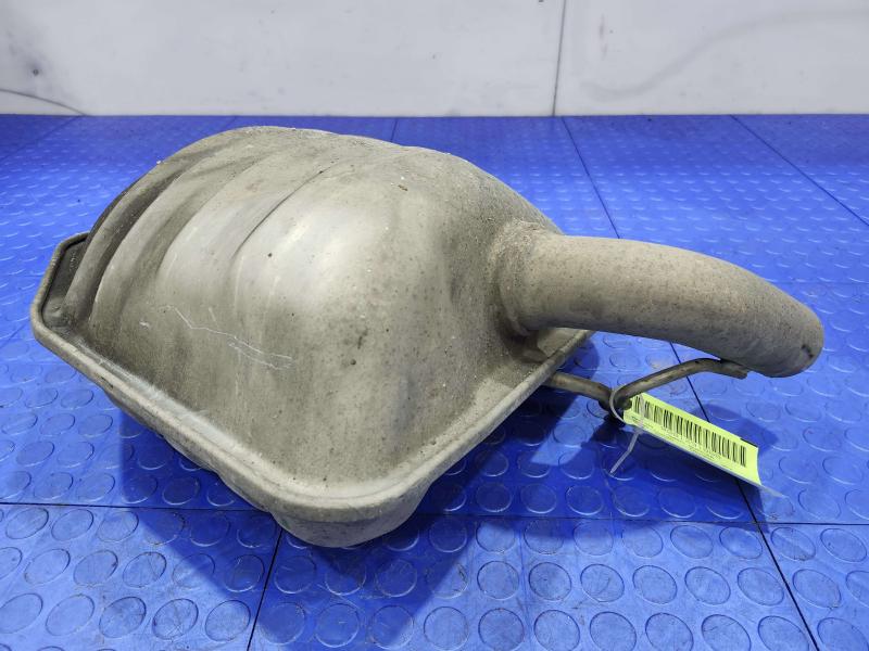 2013 Chrysler 300 Muffler