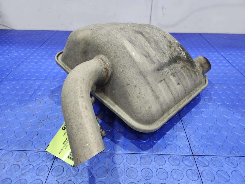 2013 Chrysler 300 Muffler
