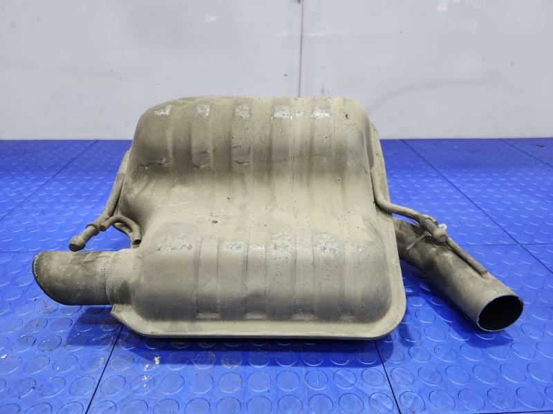 2013 Chrysler 300 Muffler