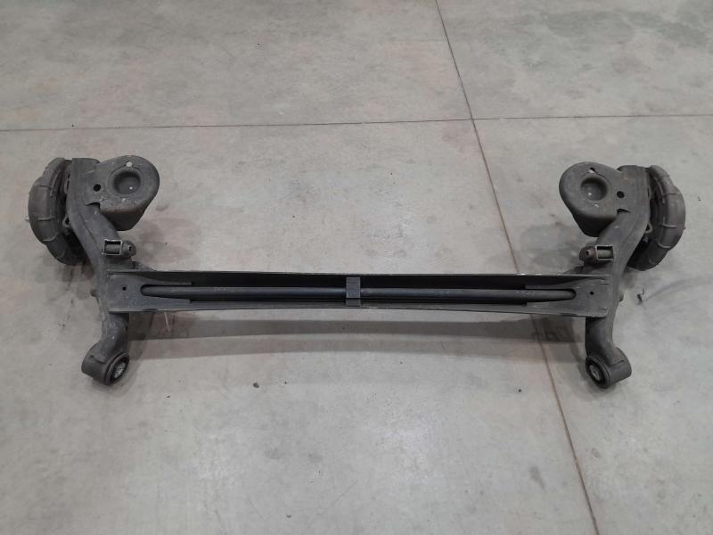 2010-2013 Kia Forte Beam Axle Assembly Torsion Axle - Disc Brakes OEM 551001M100