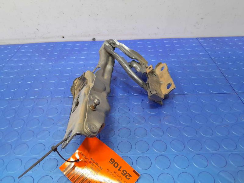 2018 Volvo S90 Hood Hinge