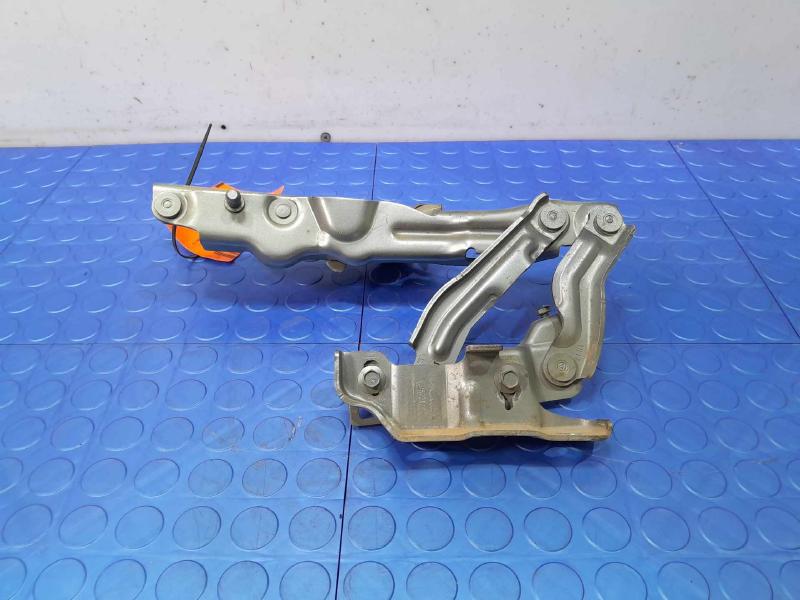2018 Volvo S90 Hood Hinge