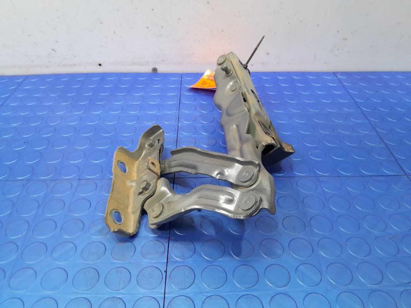 2018 Volvo S90 Hood Hinge
