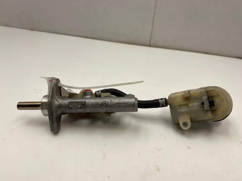2006 - 2008 Honda Civic 1.8L Brake Master Cylinder Assembly OEM 46100SNAA01