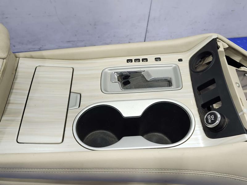 2015 Nissan Murano Front Console