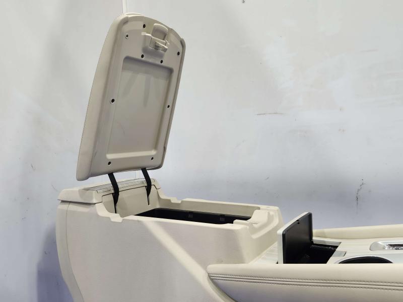 2015 Nissan Murano Front Console