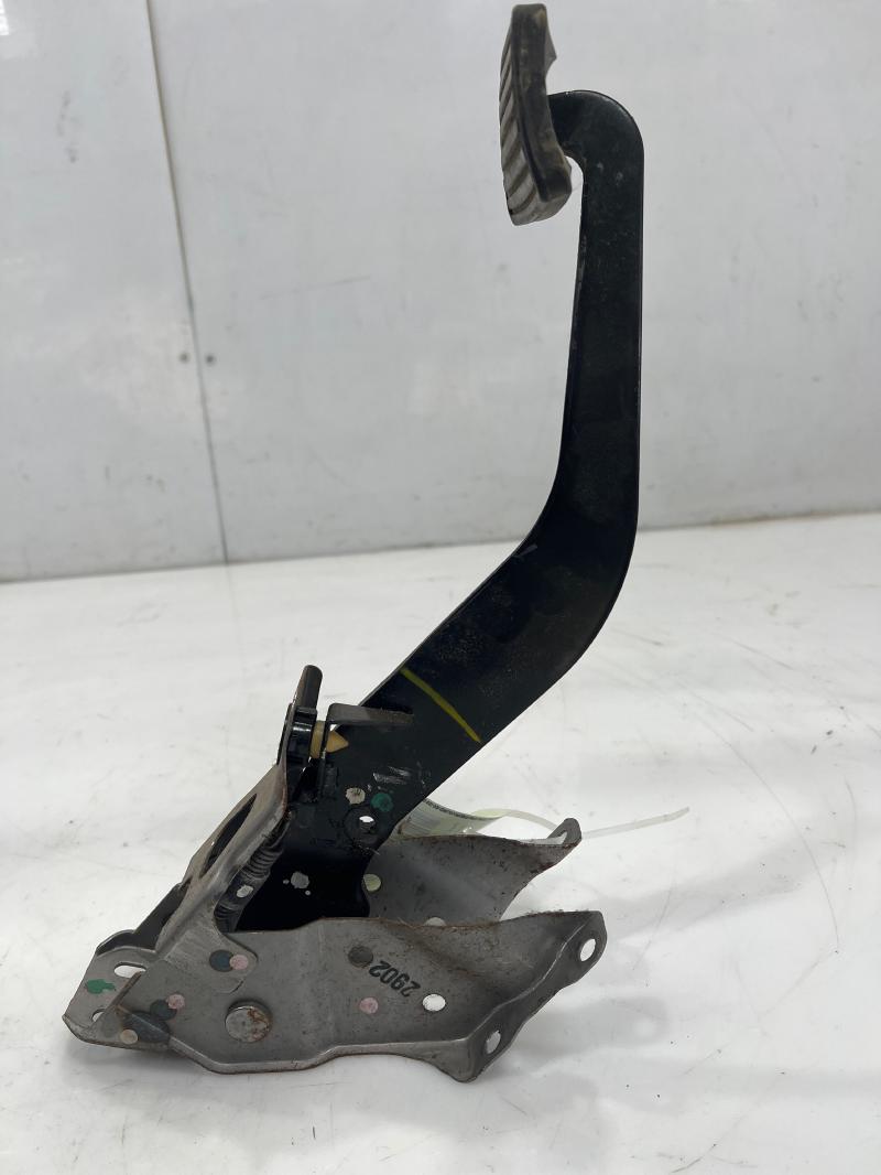 2002 - 2006 Honda CRV Brake Pedal Assembly OEM 46600-S9A-A01