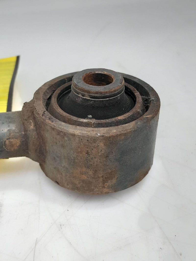 2018 Toyota Prius Lower Control Arm Rr