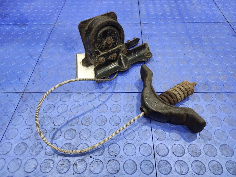 2013 Ford F-250 Super Duty Spare Tire Hoist